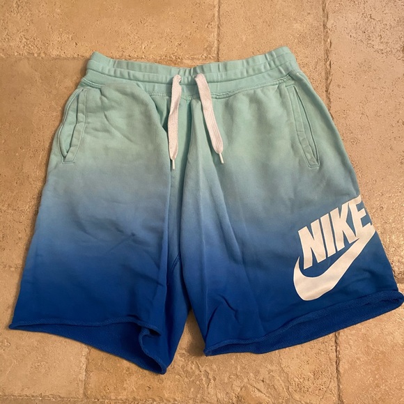 2 pair of Nike ombré shorts - Picture 4 of 6